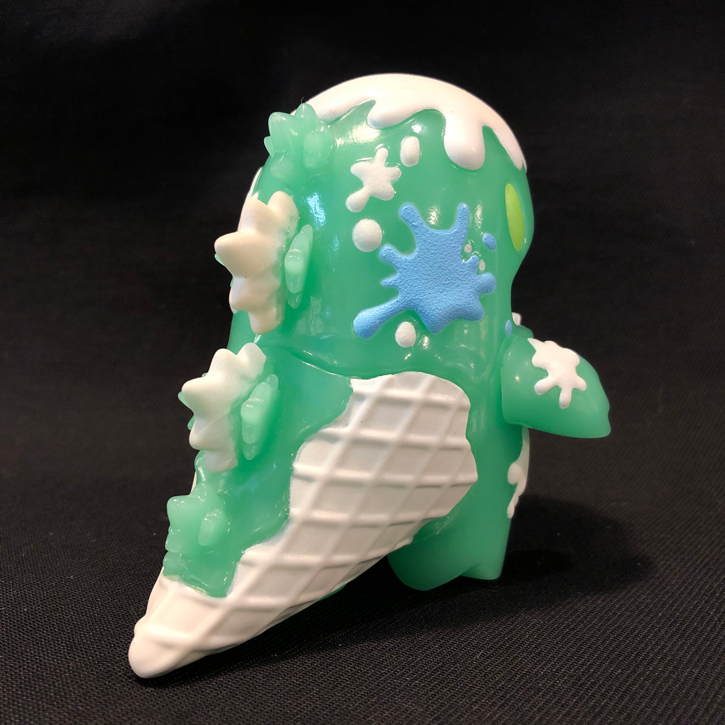 UNBOX INDUSTRIES Dinosaur ziqi DINO ICE CREAM GID Ver. Milky white 