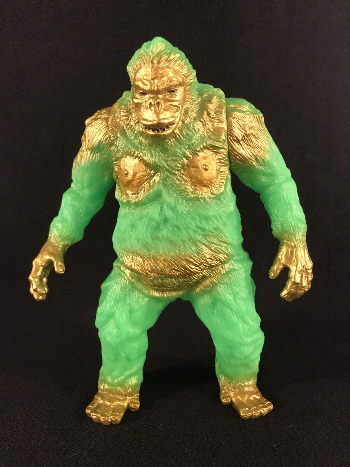 raymundotoystyronekingkongabout14cmfluorescentgreenmoldinggold