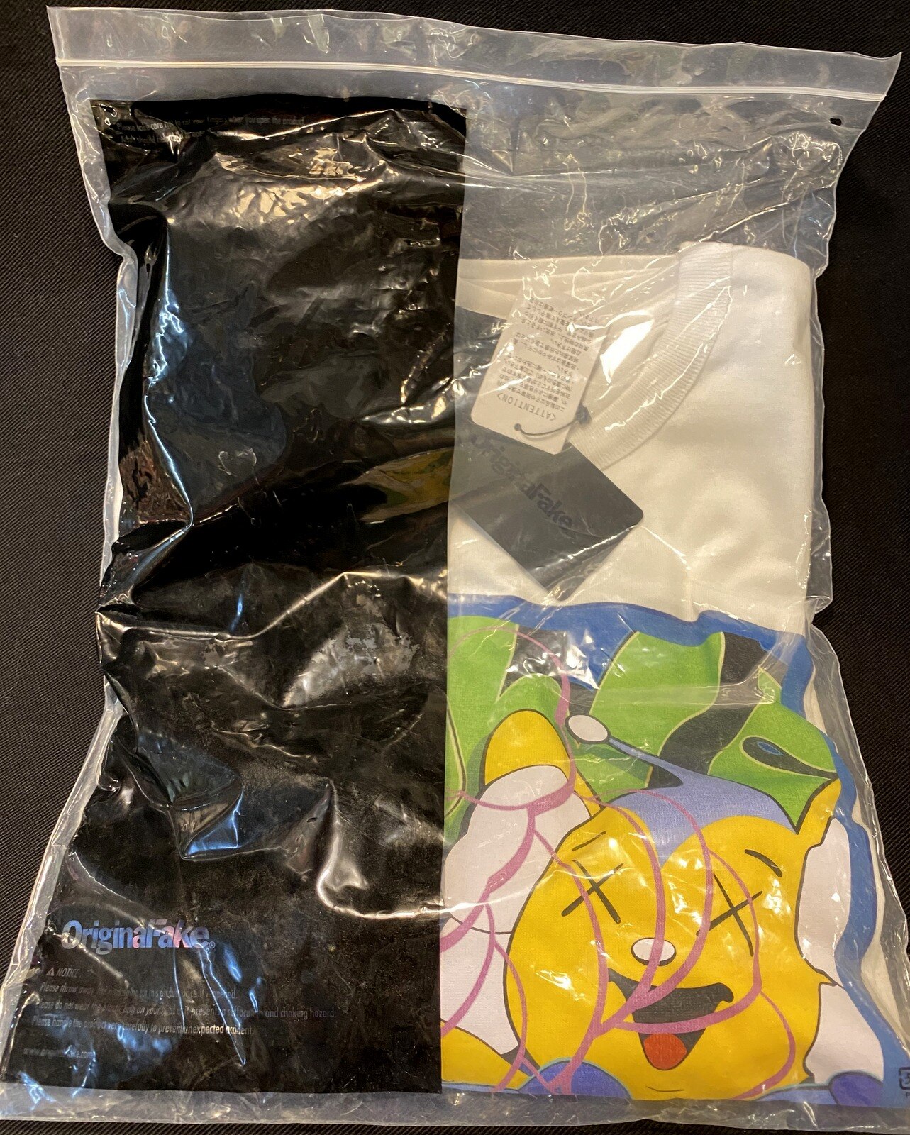 original fake ピーポくん Tシャツ kaws-