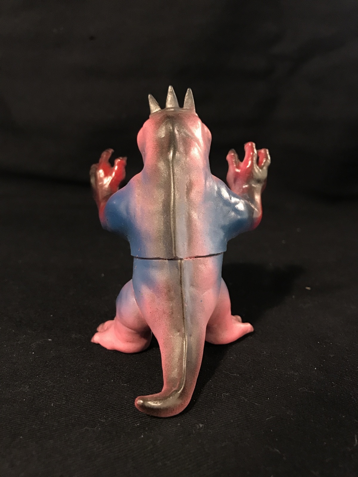 シカルナ工房 中岡俊哉世界の怪獣ミニ ミニ イガール ピンク白