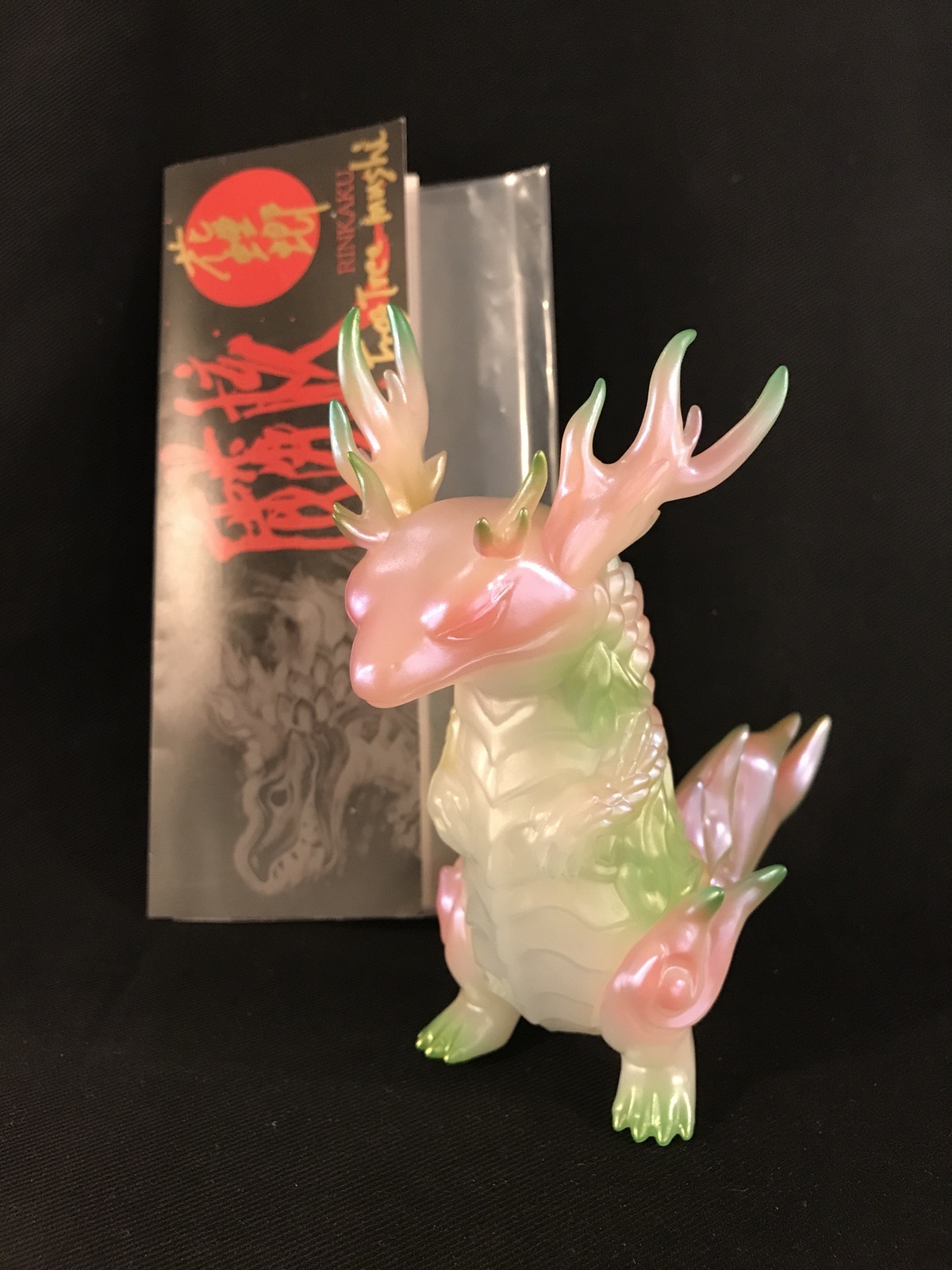 Frogtree Medicom Toy 麟核 花蟷螂 1 6計画限定 乳白成型 まんだらけ Mandarake