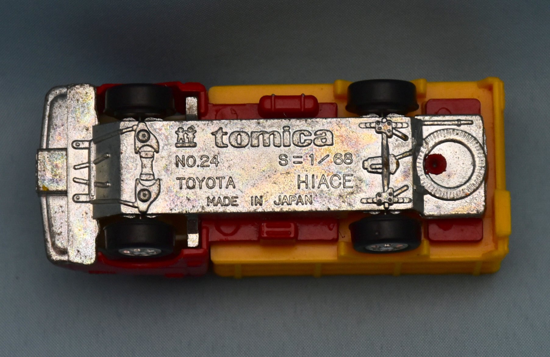 TOMY トミカ黒箱日本製 トミカ トヨタハイエース 牧場トラック 1E 黄荷台 泥よけ無し 50-1-3 | ありある | まんだらけ  MANDARAKE