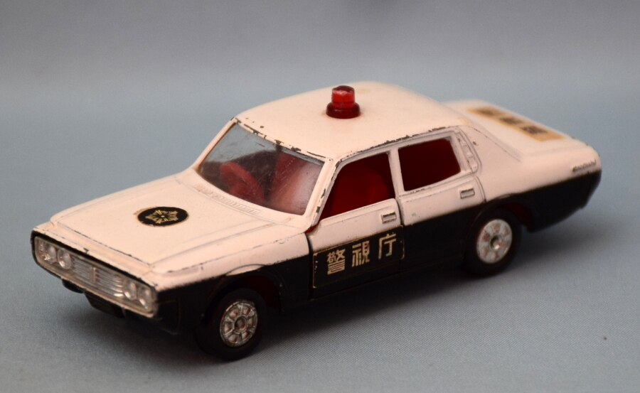 トミカNO.4 トヨタニュークラウンパトロールカー 黒箱 日本製-