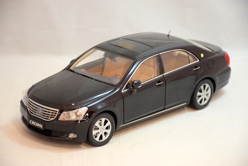 一汽トヨタ 1/18 トヨタ クラウンマジェスタ ブラック  まんだらけ 