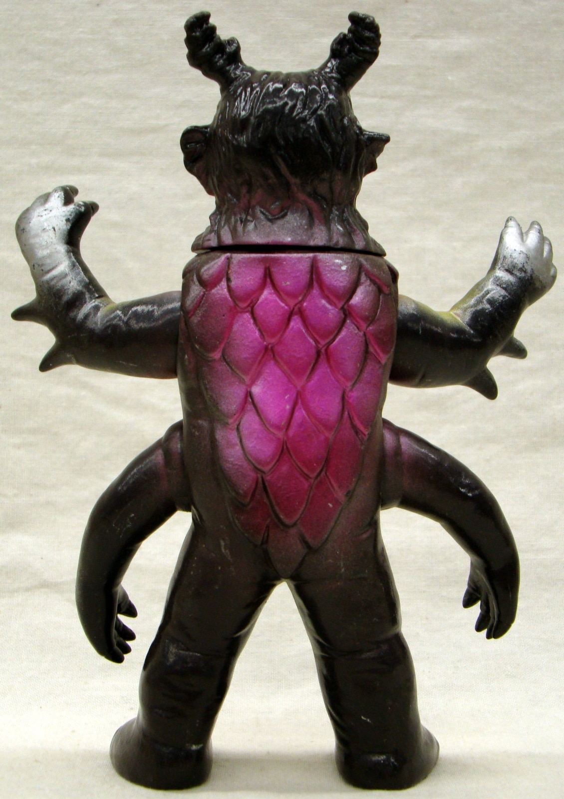 Amazon.co.jp: 当時物タカトク メガロマン 黒星怪獣 ゴラン