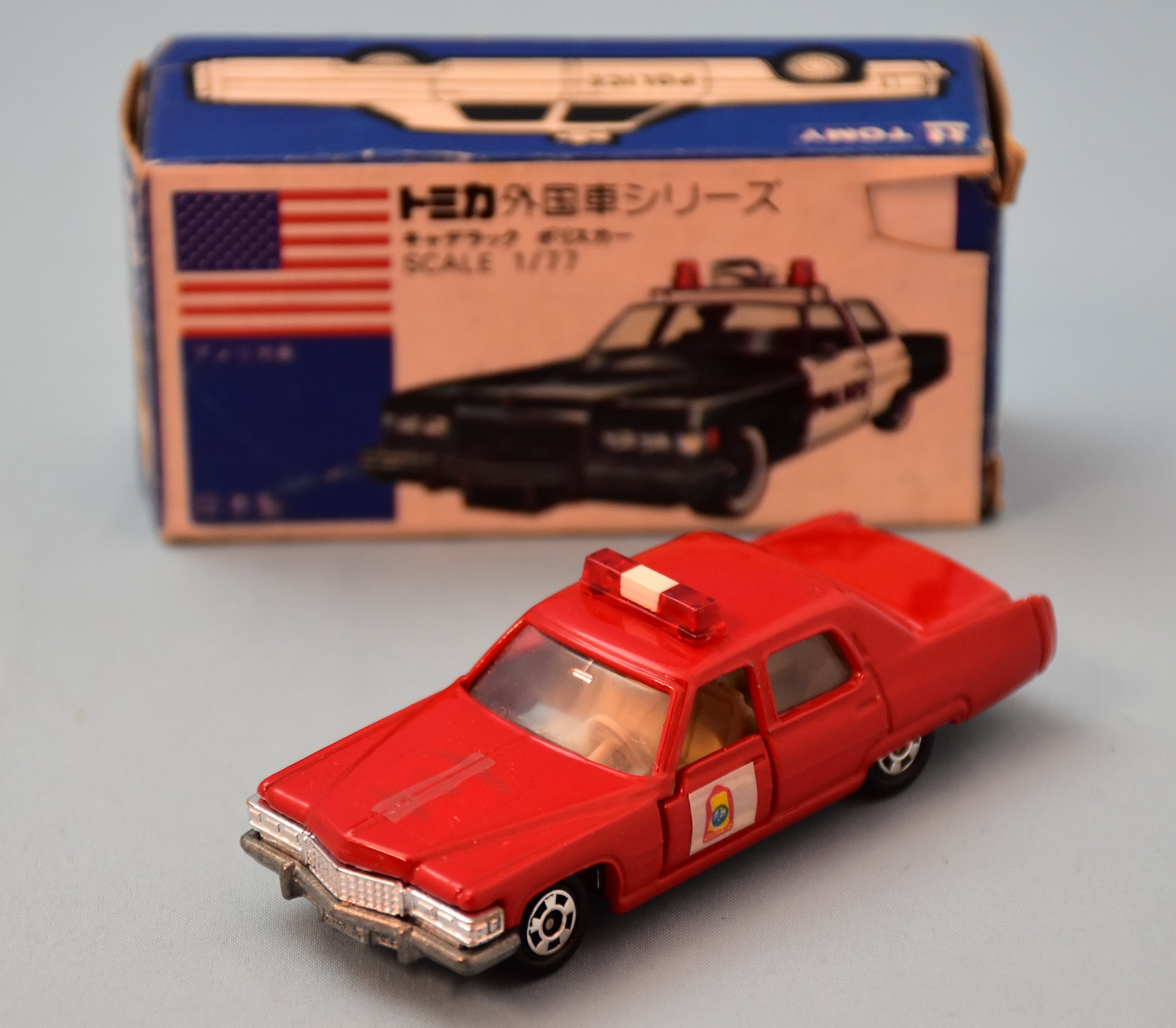 完売】 キャデラック救急車POLICE トミカ 外国車シリーズ F60カー