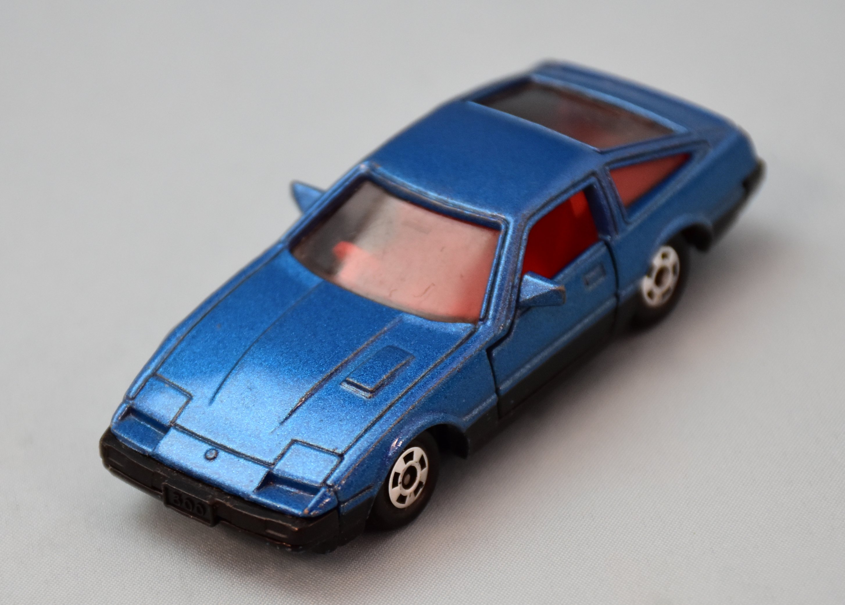 Tomy Tomica Red Box Made in Japan Tomica Nissan Fairlady Z 300ZX 