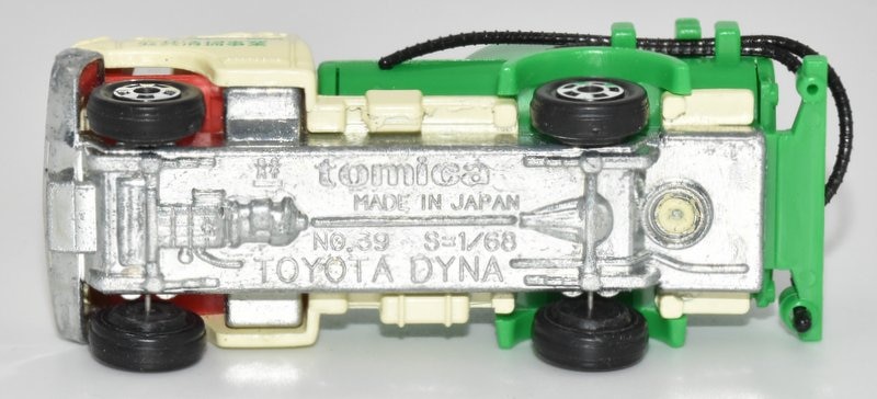トミカ NO.39 トヨタ ダイナー バキュームカー 日本製 スーパーギフト 
