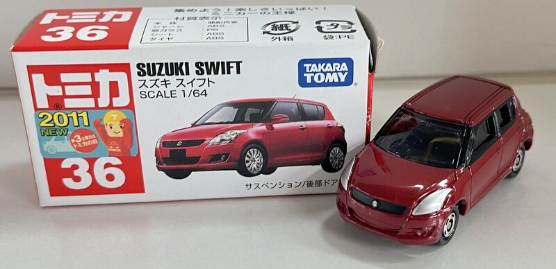 タカラトミー トミカ赤箱ベトナム製 スズキ スイフト/新車シール付き 36