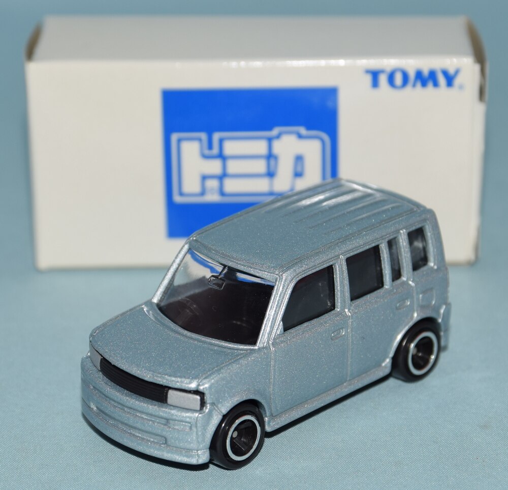 tomica toyota bb