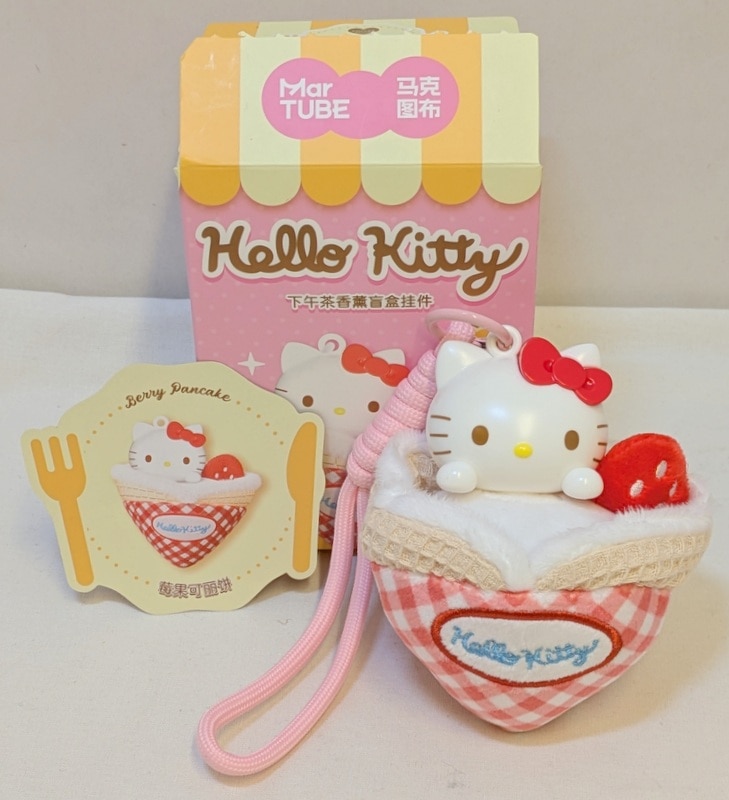 MINISO ハローキティ アフタヌーンティー アロマキーホルダー Berry Pancake 2025年