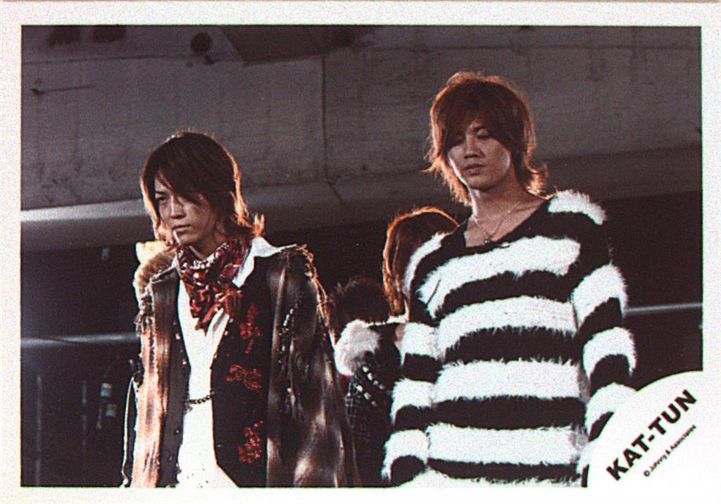 KAT-TUN 亀梨和也&赤西仁 公式写真 | まんだらけ Mandarake