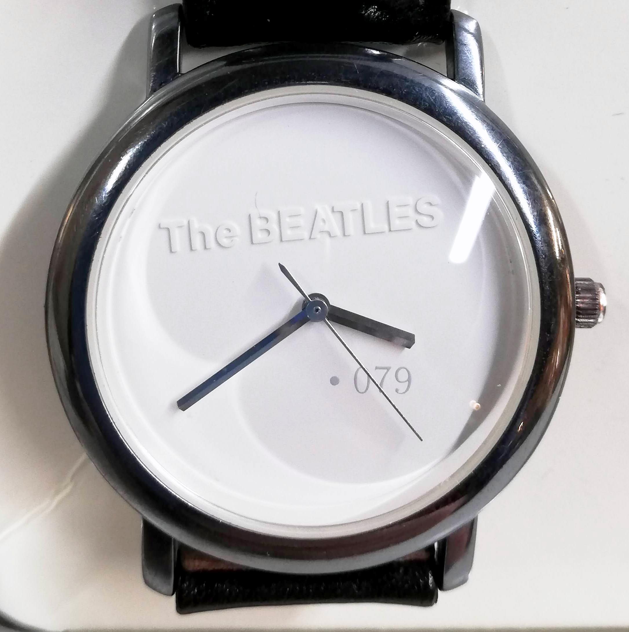 Fossil社製 限定Beatlesロゴデザインの腕時計 レア物時計 - 腕時計