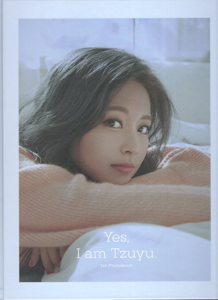 TWICE Yes, I am Tzuyu ツウィ写真集 | labiela.com