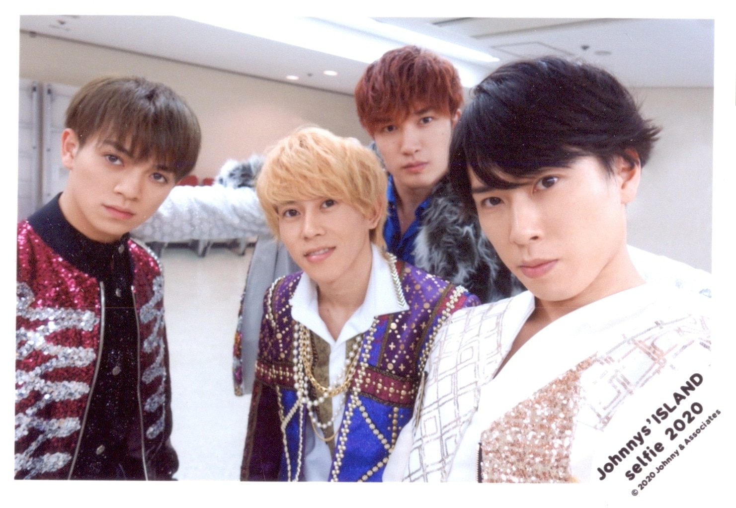 SnowMan SixTONES 虎者 Aぇ!Group セルフィー公式写真