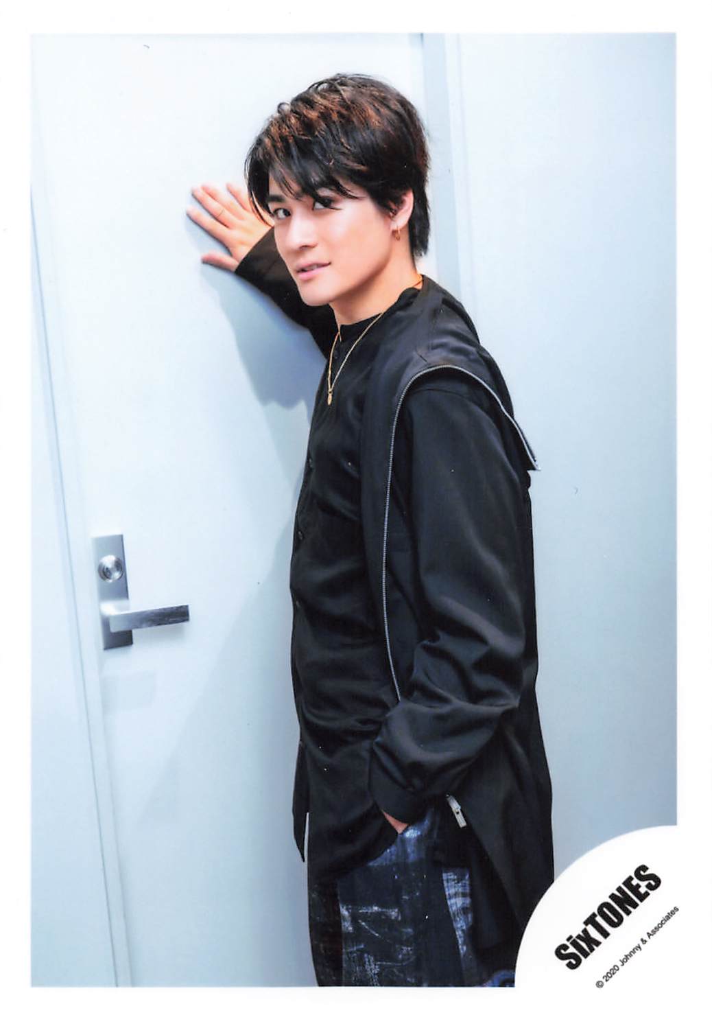 森本慎太郎　写真　SixTONES EvF98_zXEAUUlEL.jpg